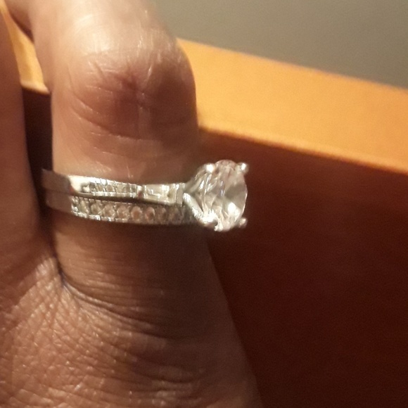 Jewelry - Picture 6 of 8